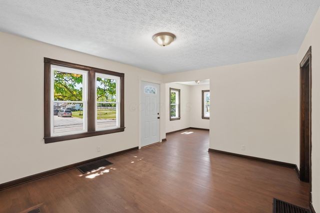 1988 E 5th Avenue, Columbus, OH 43219