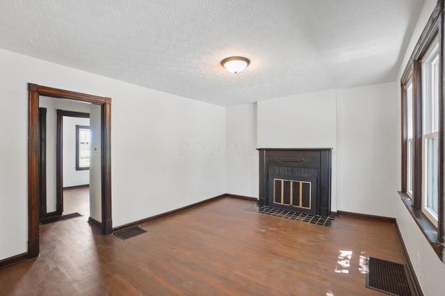 1988 E 5th Avenue, Columbus, OH 43219