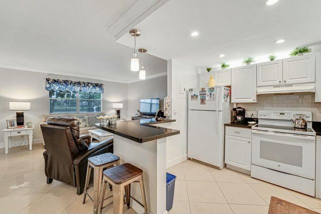 350 Tuscany G, Delray Beach, FL 33446