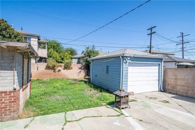 1048 simmons, East Los Angeles, CA 90022