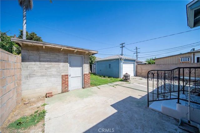 1048 simmons, East Los Angeles, CA 90022
