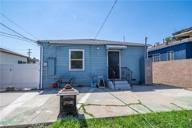 1048 simmons, East Los Angeles, CA 90022