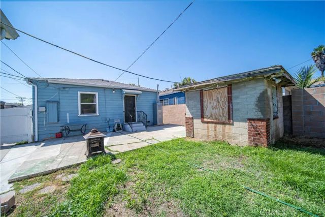 1048 simmons, East Los Angeles, CA 90022