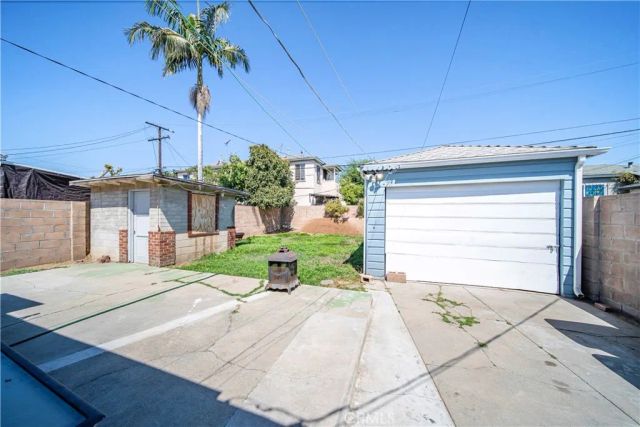 1048 simmons, East Los Angeles, CA 90022