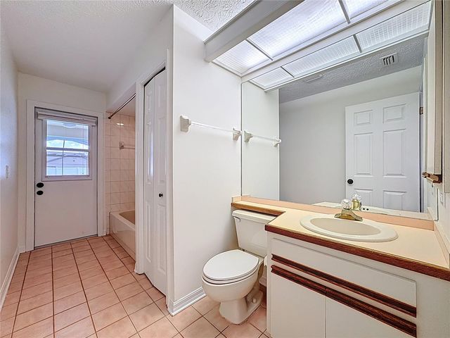 2414 BUCKHORN RUN DRIVE, Valrico, FL 33596