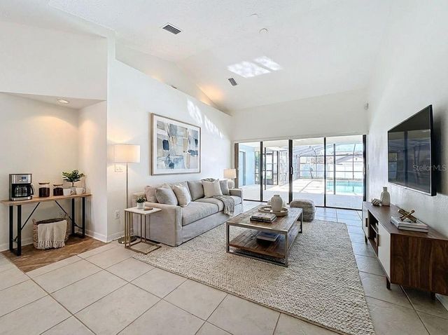 2414 BUCKHORN RUN DRIVE, Valrico, FL 33596