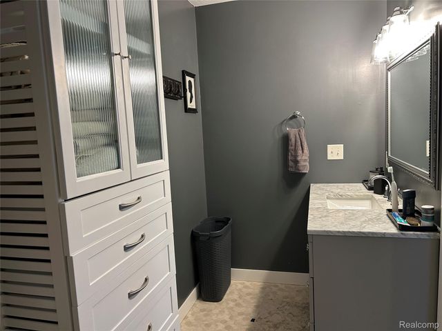 9642 Hummingbird Ct, Reynolds Township, MI 49329