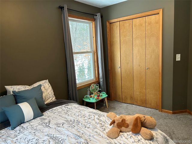 9642 Hummingbird Ct, Reynolds Township, MI 49329