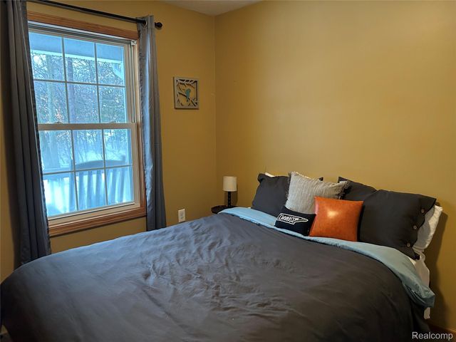 9642 Hummingbird Ct, Reynolds Township, MI 49329