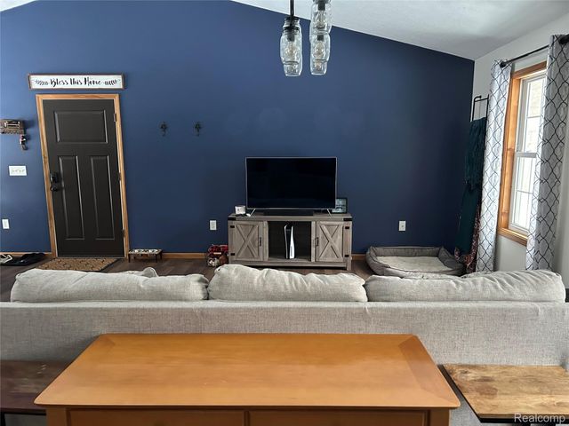 9642 Hummingbird Ct, Reynolds Township, MI 49329