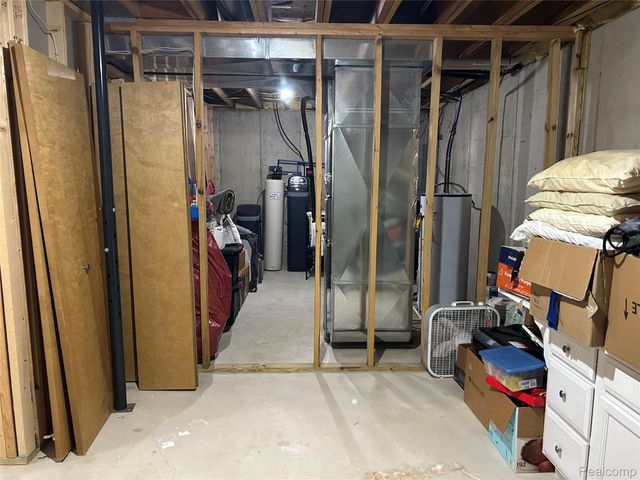 9642 Hummingbird Ct, Reynolds Township, MI 49329