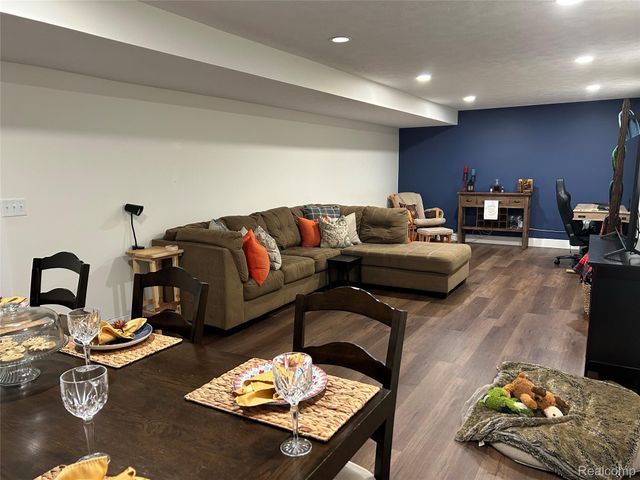 9642 Hummingbird Ct, Reynolds Township, MI 49329