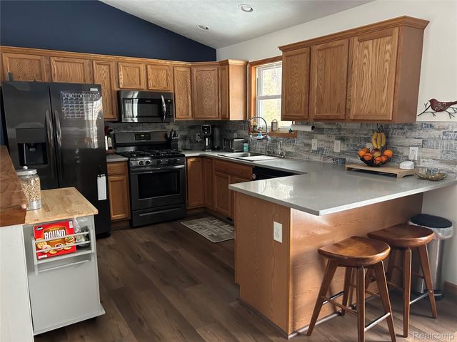 9642 Hummingbird Ct, Reynolds Township, MI 49329