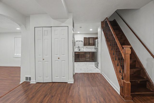 1413 E Vine Street, Des Moines, IA 50316