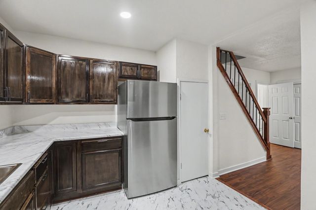 1413 E Vine Street, Des Moines, IA 50316