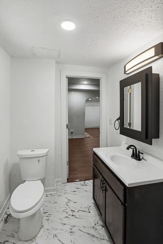1413 E Vine Street, Des Moines, IA 50316
