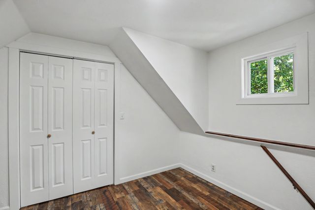 1413 E Vine Street, Des Moines, IA 50316
