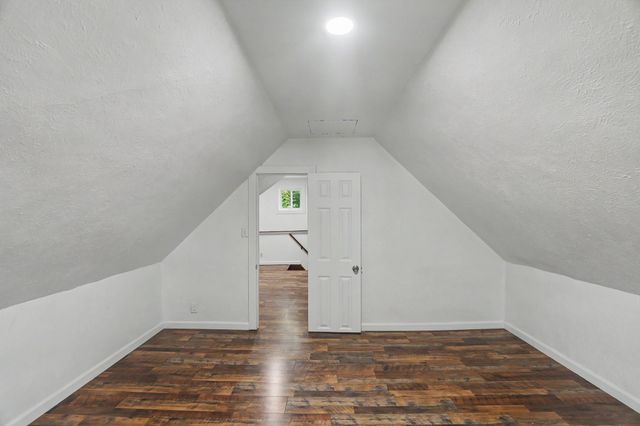 1413 E Vine Street, Des Moines, IA 50316