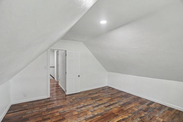 1413 E Vine Street, Des Moines, IA 50316