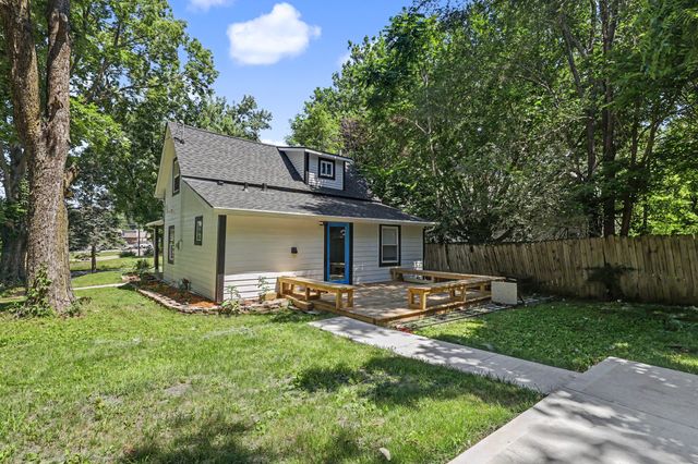 1413 E Vine Street, Des Moines, IA 50316