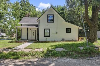 1413 E Vine Street, Des Moines, IA 50316