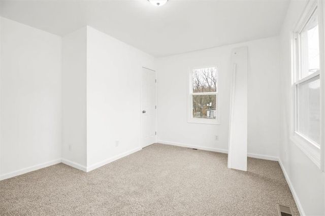 11800 Henry Street, Sugar Creek, MO 64054