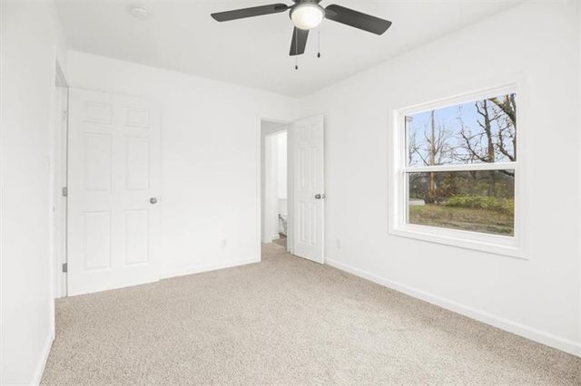 11800 Henry Street, Sugar Creek, MO 64054