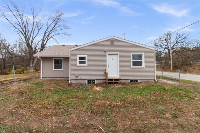 11800 Henry Street, Sugar Creek, MO 64054