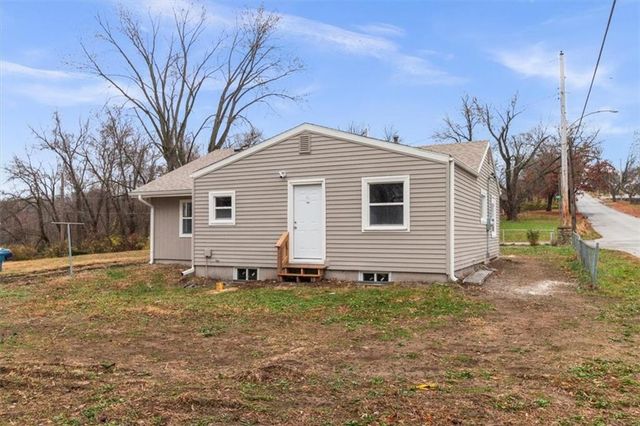 11800 Henry Street, Sugar Creek, MO 64054