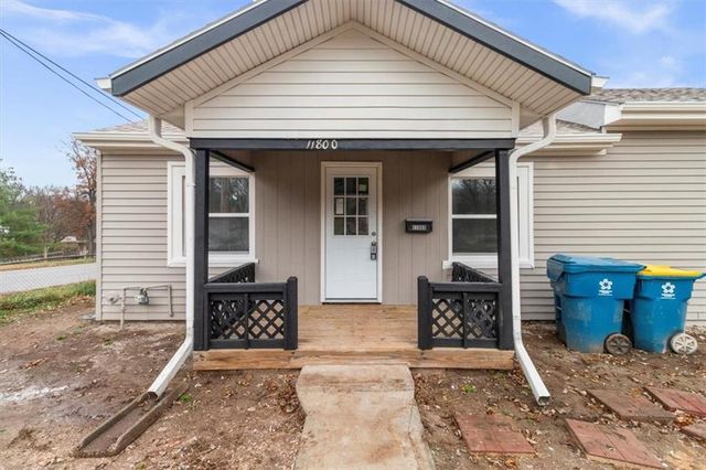 11800 Henry Street, Sugar Creek, MO 64054