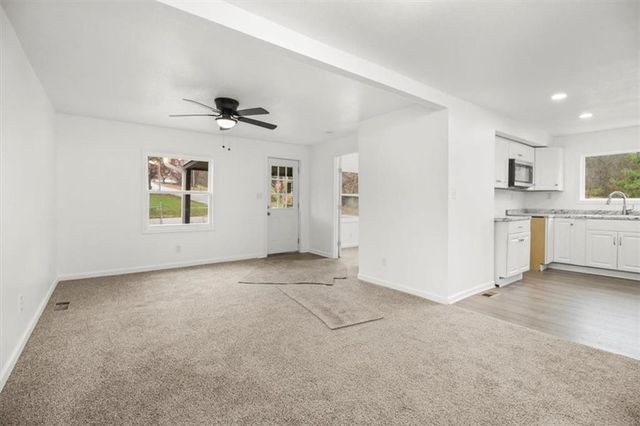 11800 Henry Street, Sugar Creek, MO 64054