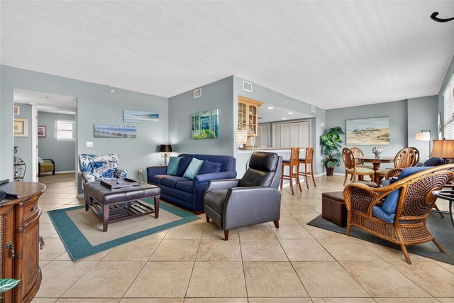 445 HAMDEN DRIVE 405, Clearwater Beach, FL 33767