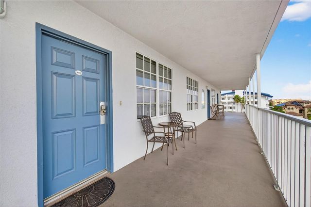 445 HAMDEN DRIVE 405, Clearwater Beach, FL 33767