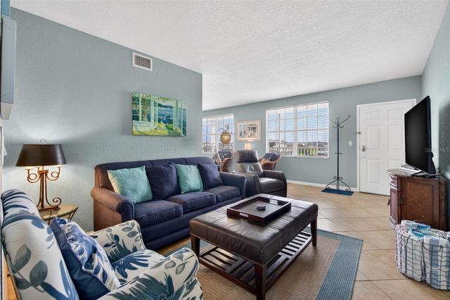 445 HAMDEN DRIVE 405, Clearwater Beach, FL 33767