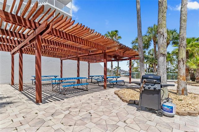 445 HAMDEN DRIVE 405, Clearwater Beach, FL 33767