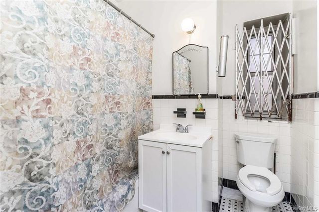 35-24 78th Street B-14, Jackson Heights, NY 11372