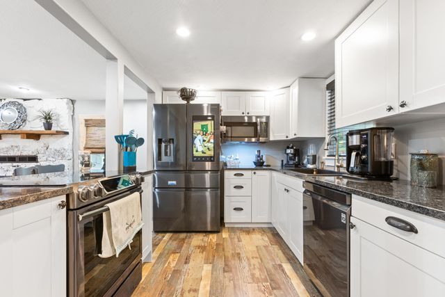 59 Tom Turkey Circle, Branson West, MO 65737