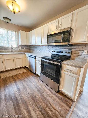 23208 Cornerstone Village Drive, Southfield, MI 48075