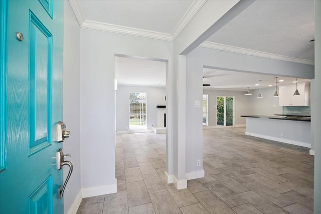 9407 Meadowbriar Lane, Houston, TX 77063