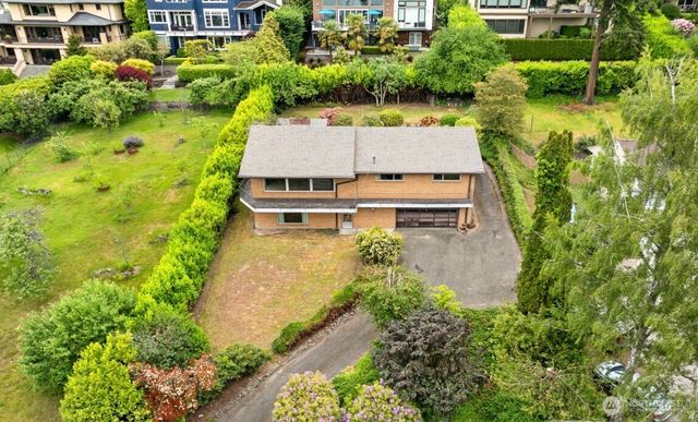 9510 Lake Washington Boulevard NE, Bellevue, WA 98004
