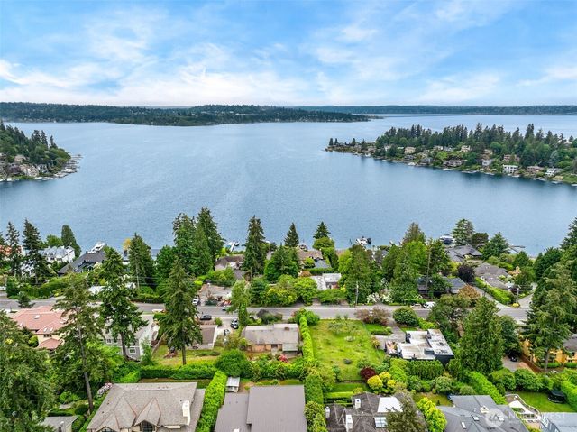 9510 Lake Washington Boulevard NE, Bellevue, WA 98004