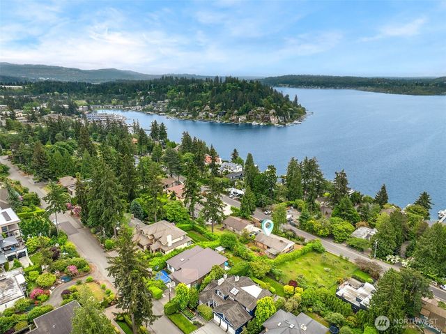9510 Lake Washington Boulevard NE, Bellevue, WA 98004