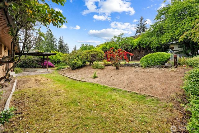 9510 Lake Washington Boulevard NE, Bellevue, WA 98004