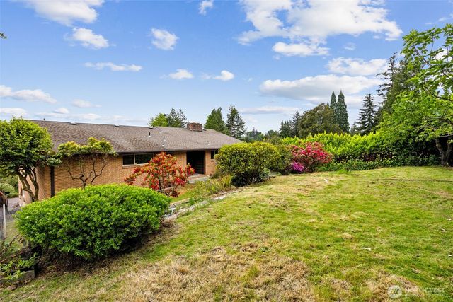 9510 Lake Washington Boulevard NE, Bellevue, WA 98004