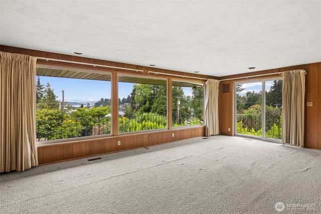 9510 Lake Washington Boulevard NE, Bellevue, WA 98004