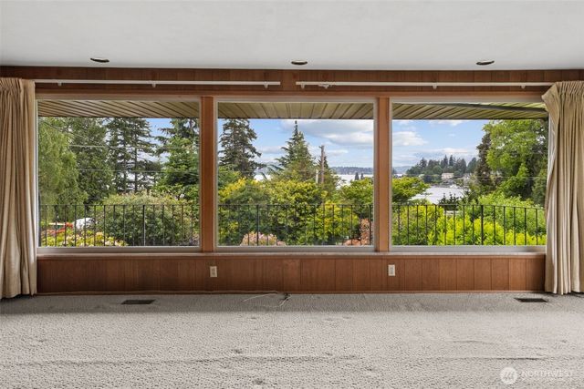 9510 Lake Washington Boulevard NE, Bellevue, WA 98004
