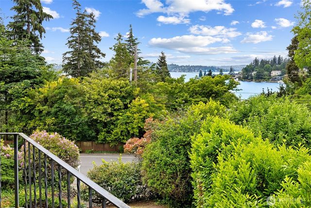 9510 Lake Washington Boulevard NE, Bellevue, WA 98004