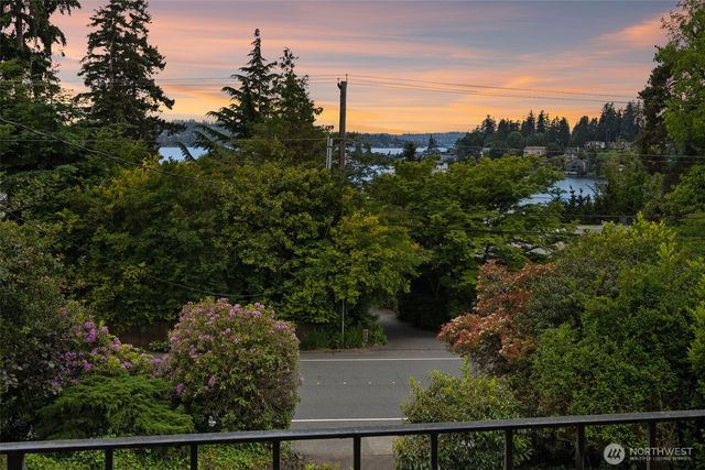 9510 Lake Washington Boulevard NE, Bellevue, WA 98004