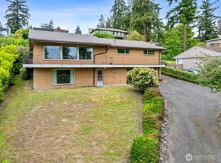 9510 Lake Washington Boulevard NE, Bellevue, WA 98004