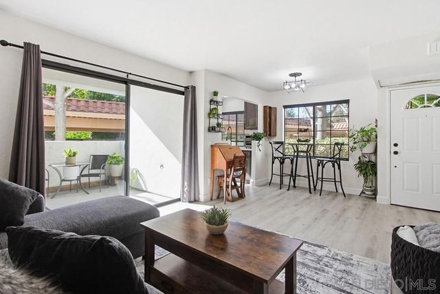 13330 Caminito Ciera 17, San Diego, CA 92129